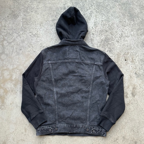 Levi’s Hybrid Vintage Fit Hooded Trucker Denim Jacket UNISEX Black - Picture 5 of 8